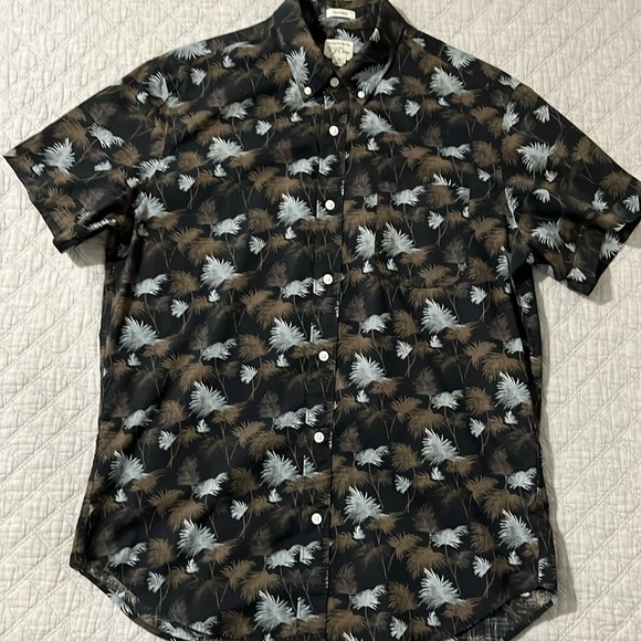 Like NEW w/o tags J.crew Short Sleeve Button Down Shirt - Picture 1 of 3
